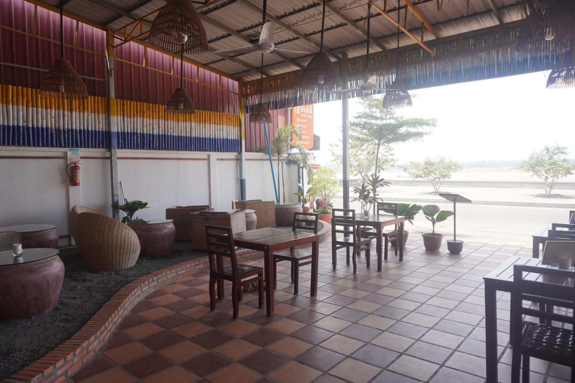 Le Tonle Hotel Kratie Exterior photo