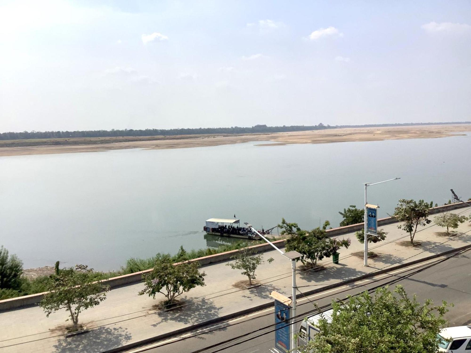 Le Tonle Hotel Kratie Exterior photo